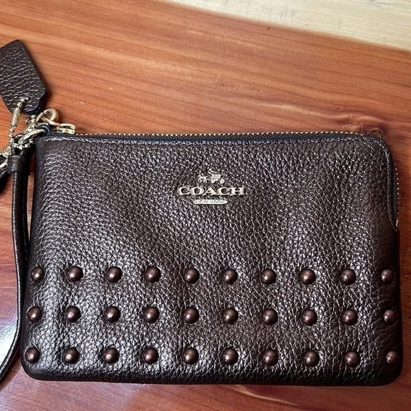 Coach Lacquer rivets pebble leather bronze wristlet - Picture 2 of 6